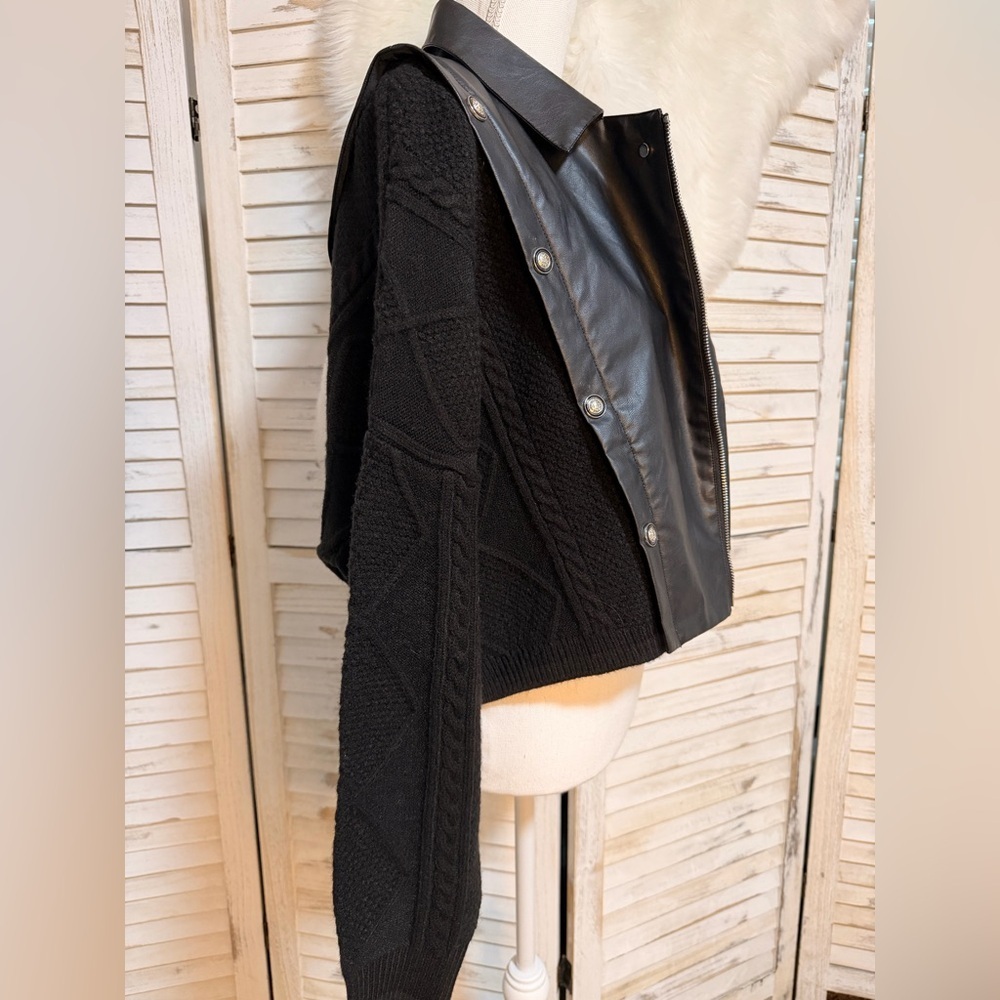 Elegant Black Leather Women's Jacket - Picture 3 of 9